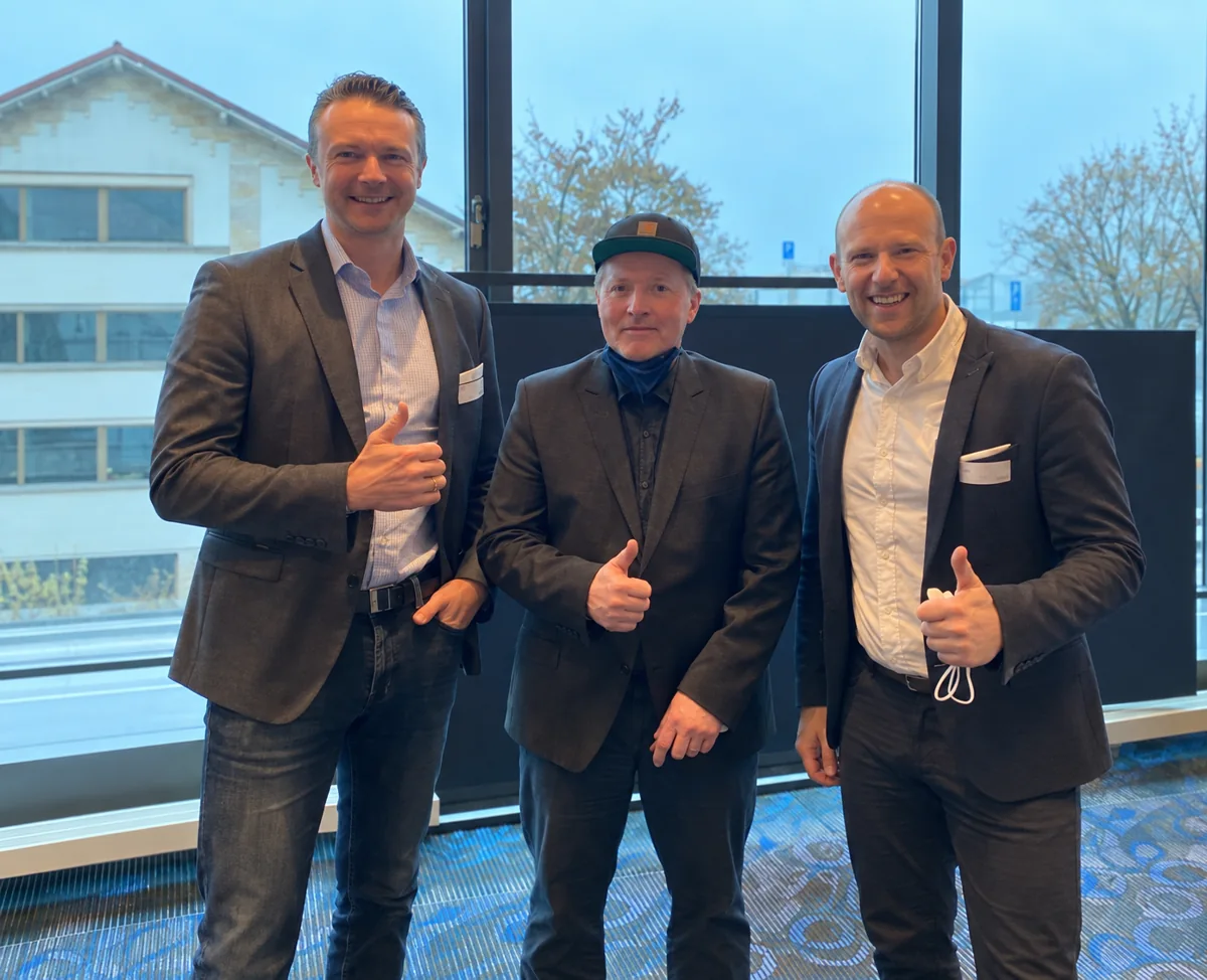 Paul-Jakob Sendler, Joey Kelly und Slobodan Starcevic bei einer Unternehmensveranstaltung