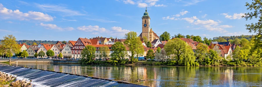 N&uuml;rtinger Altstadt am Neckar &ndash; KI-gestaltetes Panorama