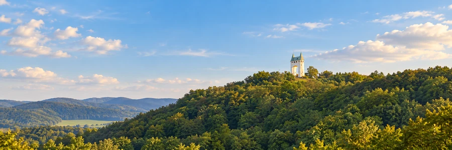 Sch&ouml;nbergturm bei Pfullingen &ndash; KI-gestaltetes Panorama